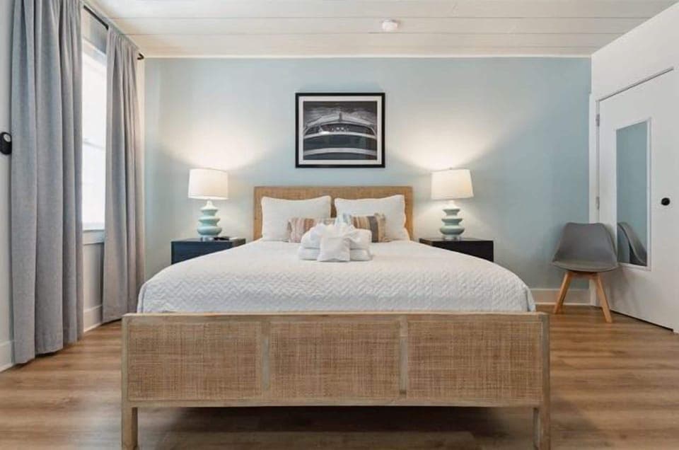 Queen Bed