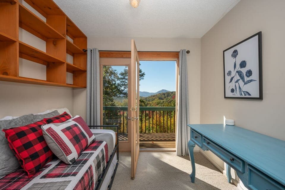 Guest Room #2 w/ Balcony