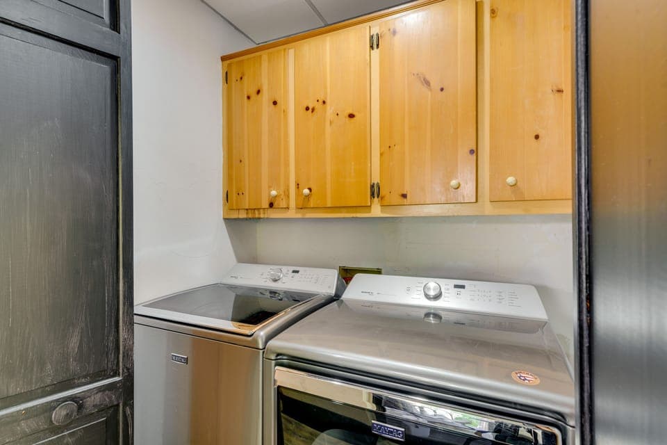 Laundry Closet | Washer + Dryer